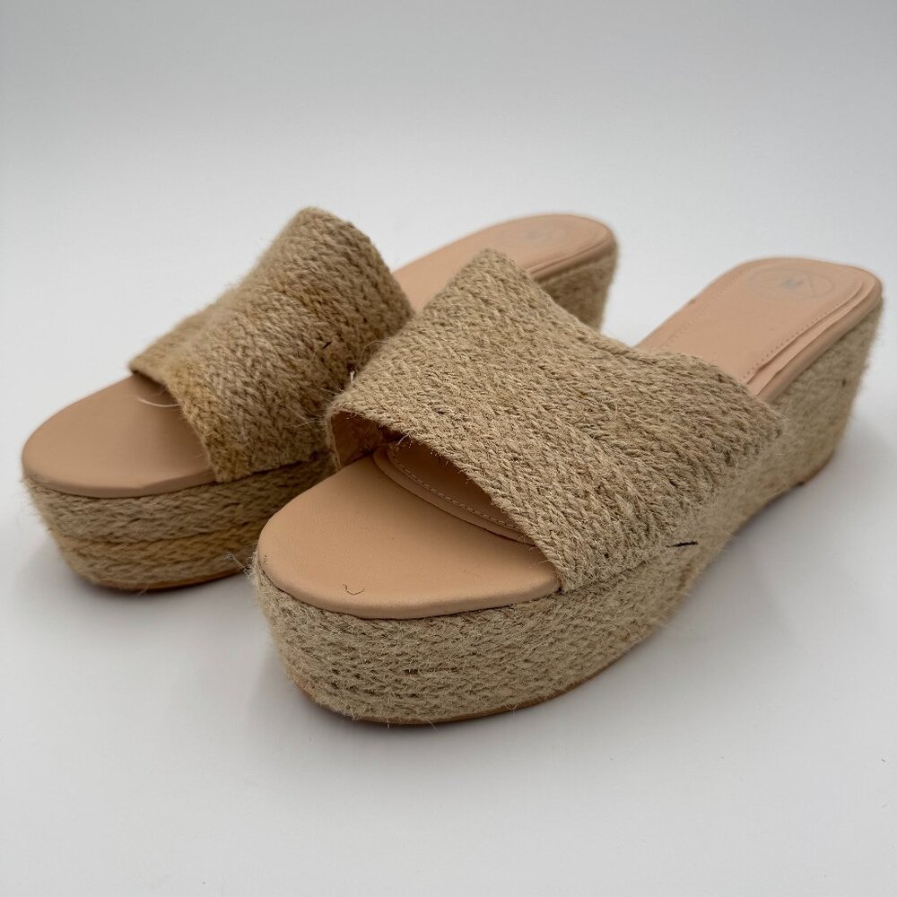 Woman's Flip-flops, shoes, beige, size 8